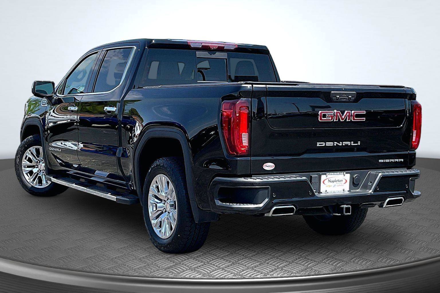 Used 2022 GMC Sierra 1500 Denali w/ Technology Package AWD/4WD image 14