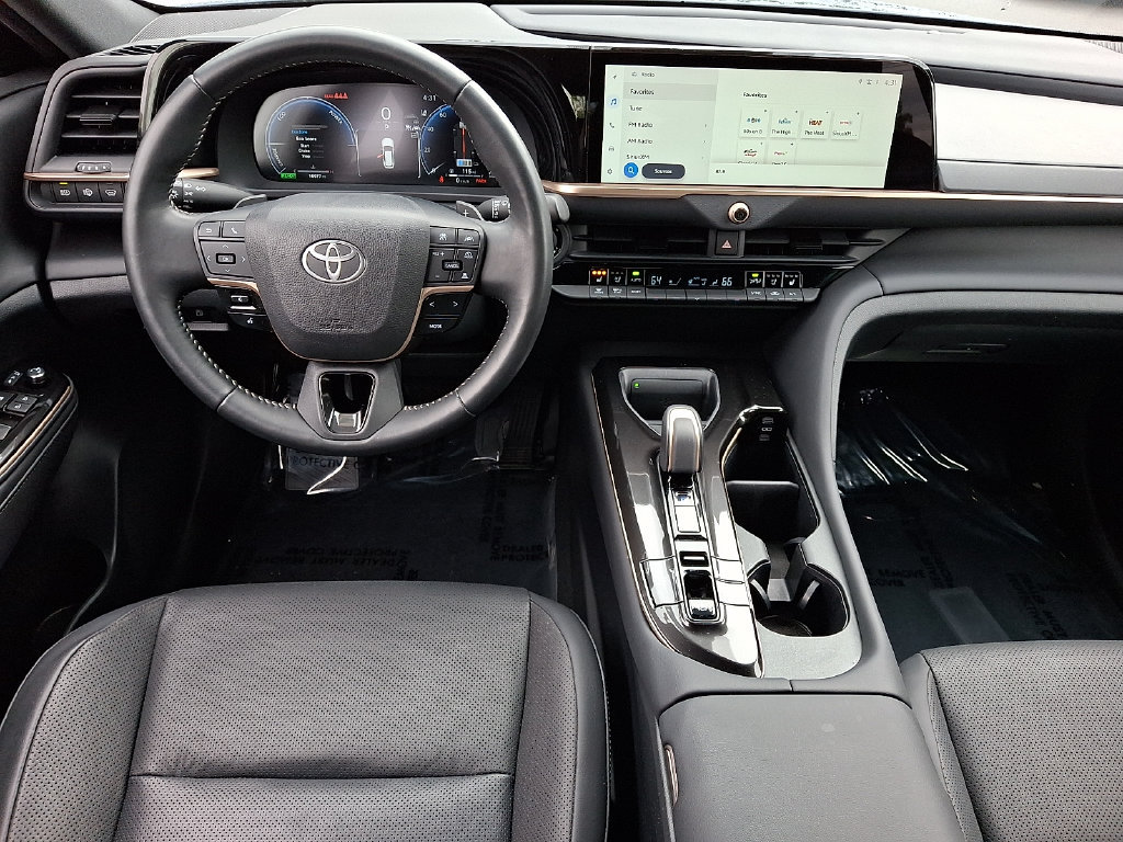 Certified 2025 Toyota Crown Signia AWD/4WD image 12