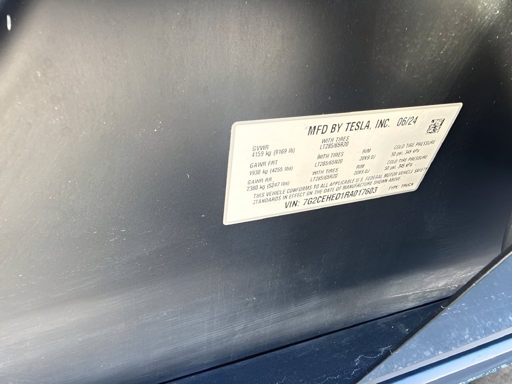 Used 2024 Tesla Cybertruck AWD Crew Cab image 24