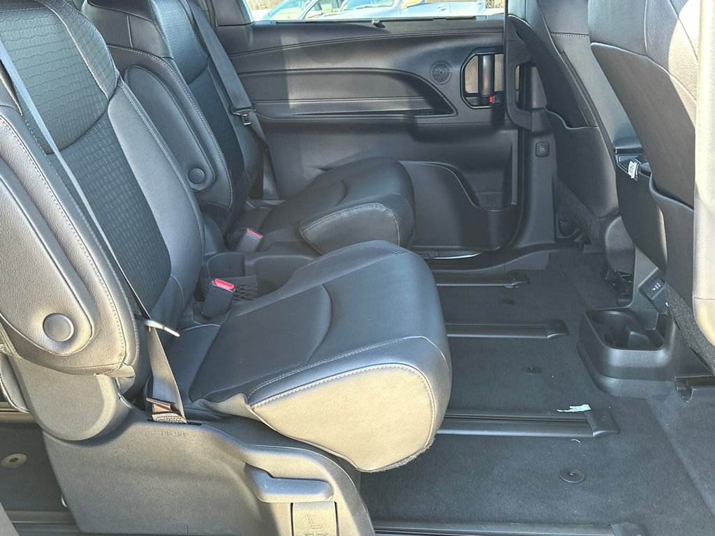 New 2026 Toyota Sienna XLE Woodland Edition image 16