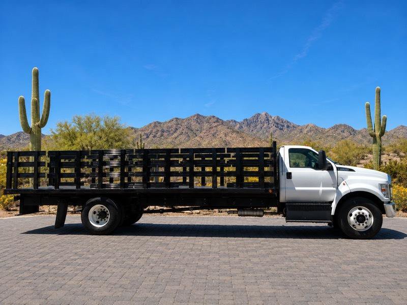 Used 2022 Ford F650 2WD Regular Cab Super Duty image 4