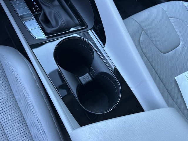 Used 2023 Hyundai Elantra Limited image 20