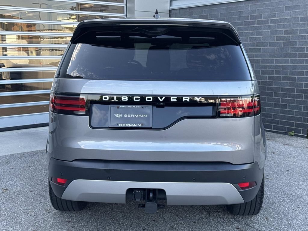 Certified 2025 Land Rover Discovery S AWD/4WD image 5