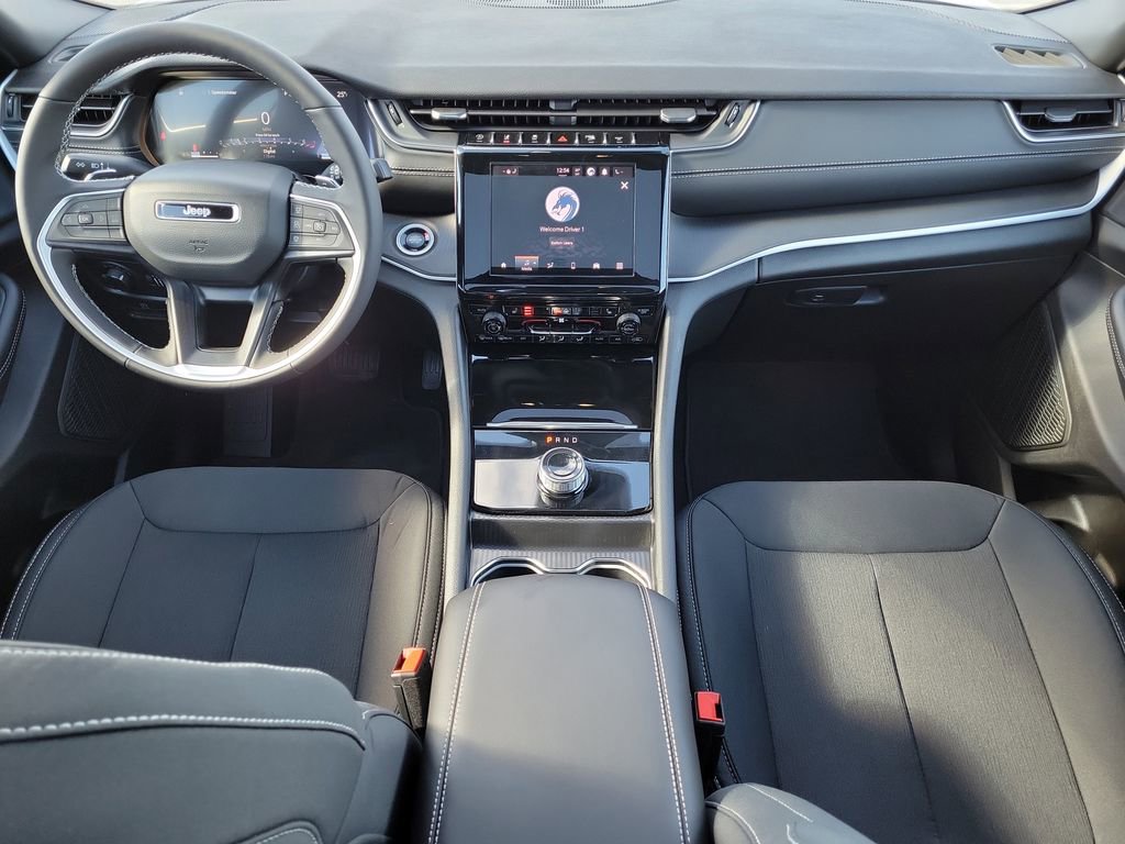 New 2025 Jeep Grand Cherokee Laredo X w/ Luxury Tech Group I image 16