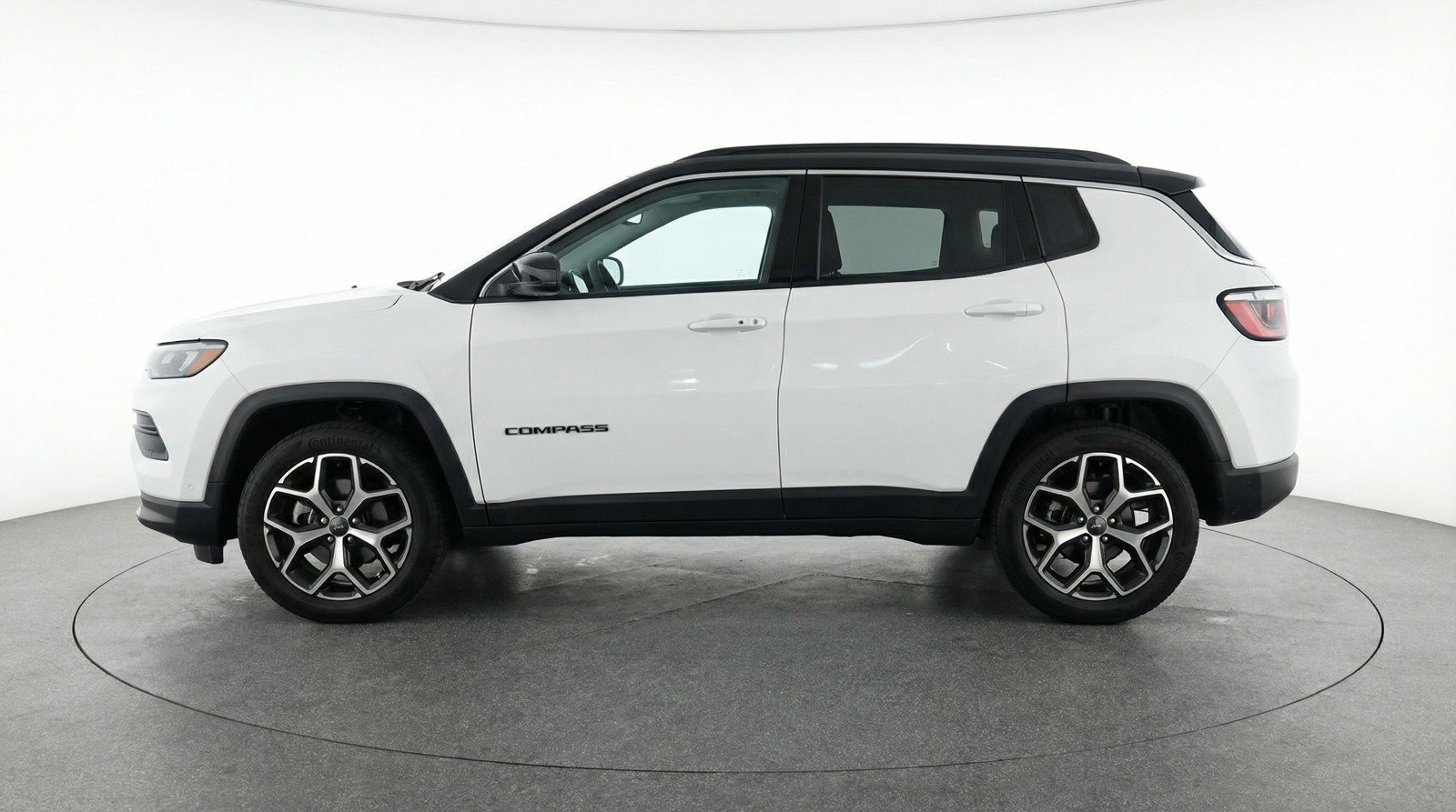 Used 2025 Jeep Compass Limited image 5