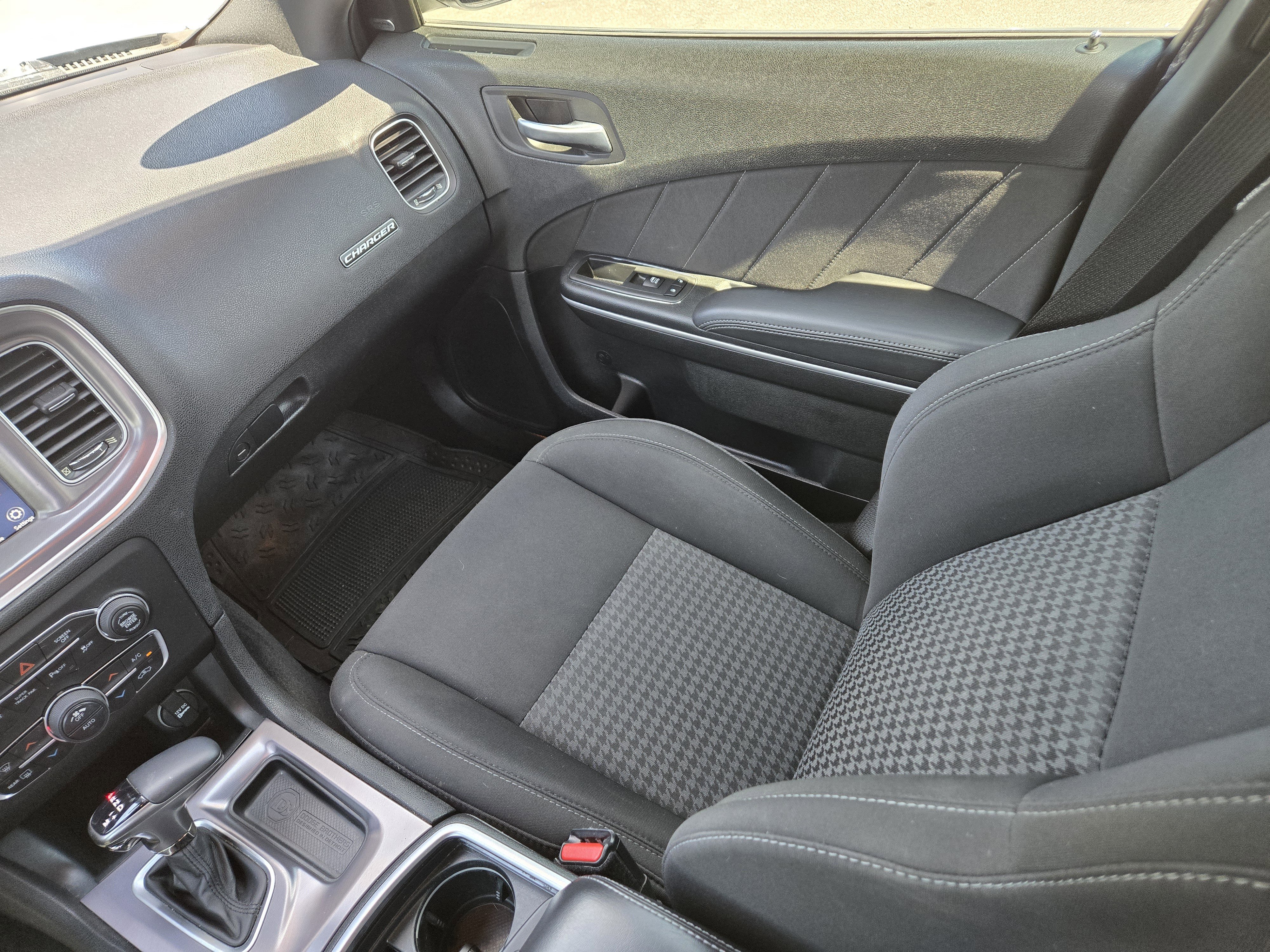 Used 2019 Dodge Charger GT w/ Performance Handling Group RWD image 18