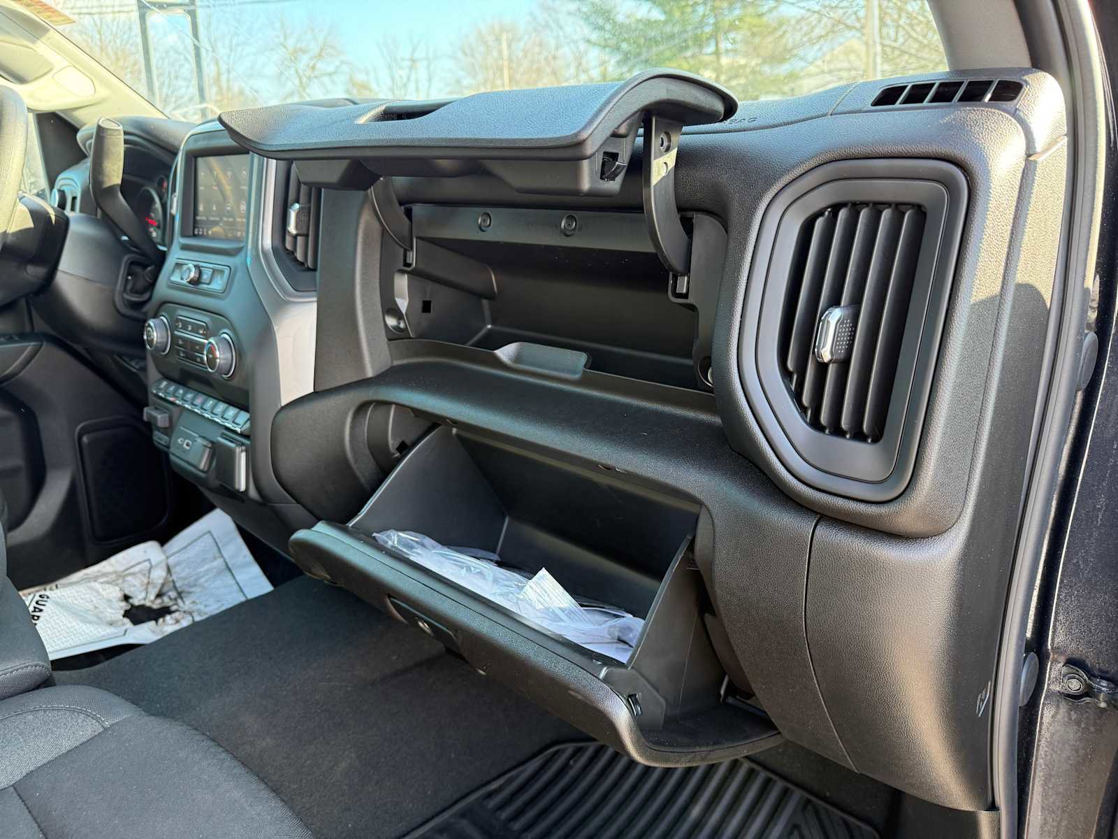 Used 2024 Chevrolet Silverado 2500 Custom w/ Custom Value Package image 32