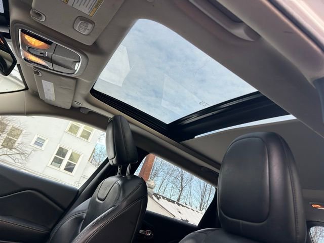 Used 2018 Jeep Cherokee Limited image 30