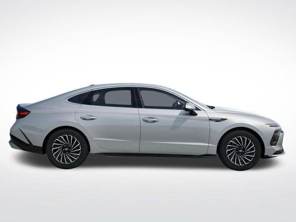 New 2026 Hyundai Sonata Limited FWD image 6