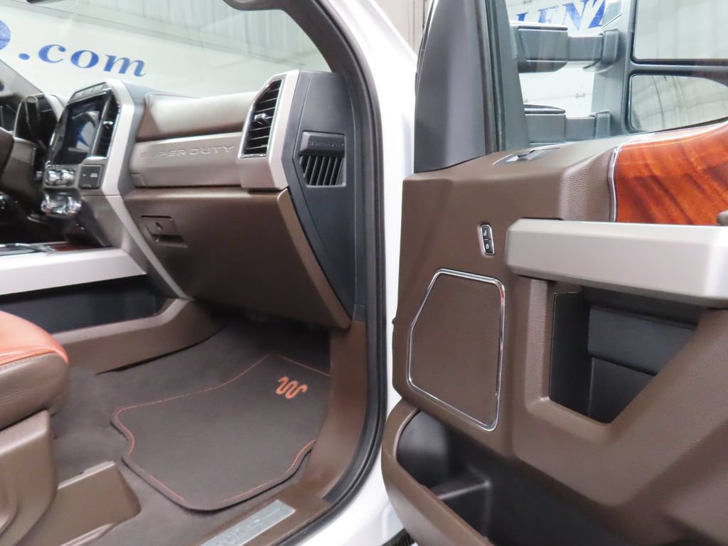 Used 2022 Ford F350 King Ranch w/ King Ranch Ultimate Package AWD/4WD image 32