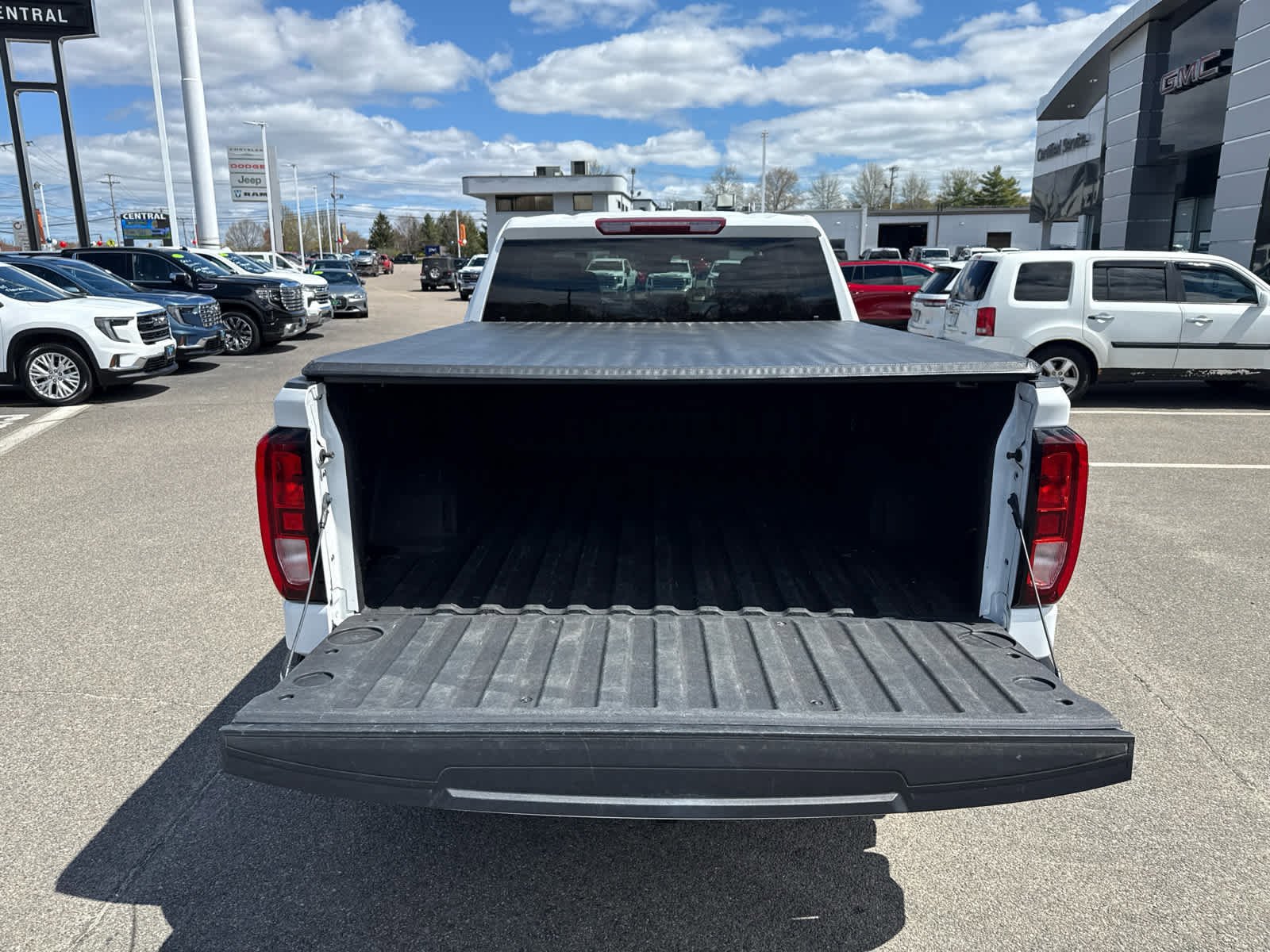 Used 2023 GMC Sierra 1500 Elevation AWD/4WD image 11
