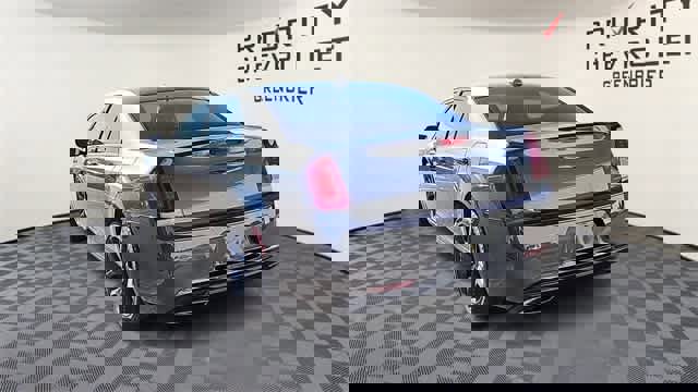 Used 2023 Chrysler 300 Touring w/ Sport Appearance Package image 7