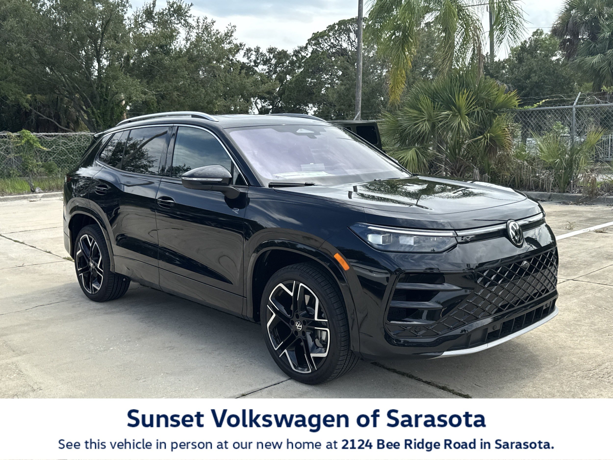 New 2026 Volkswagen Tiguan SEL R-Line