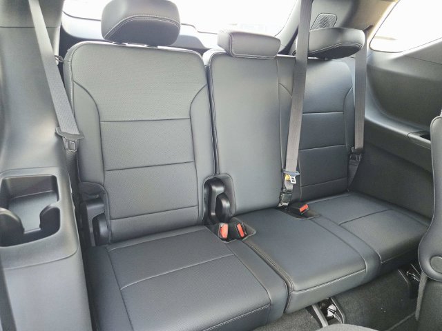 New 2027 Chevrolet Traverse LT w/ Midnight/Sport Edition FWD image 15