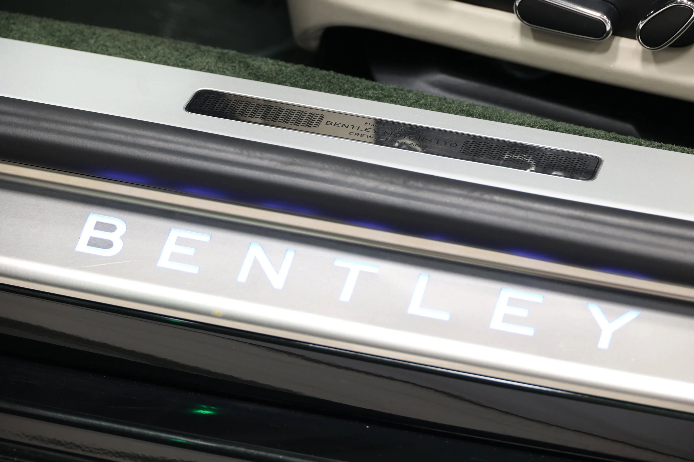 Used 2021 Bentley Continental GT image 16