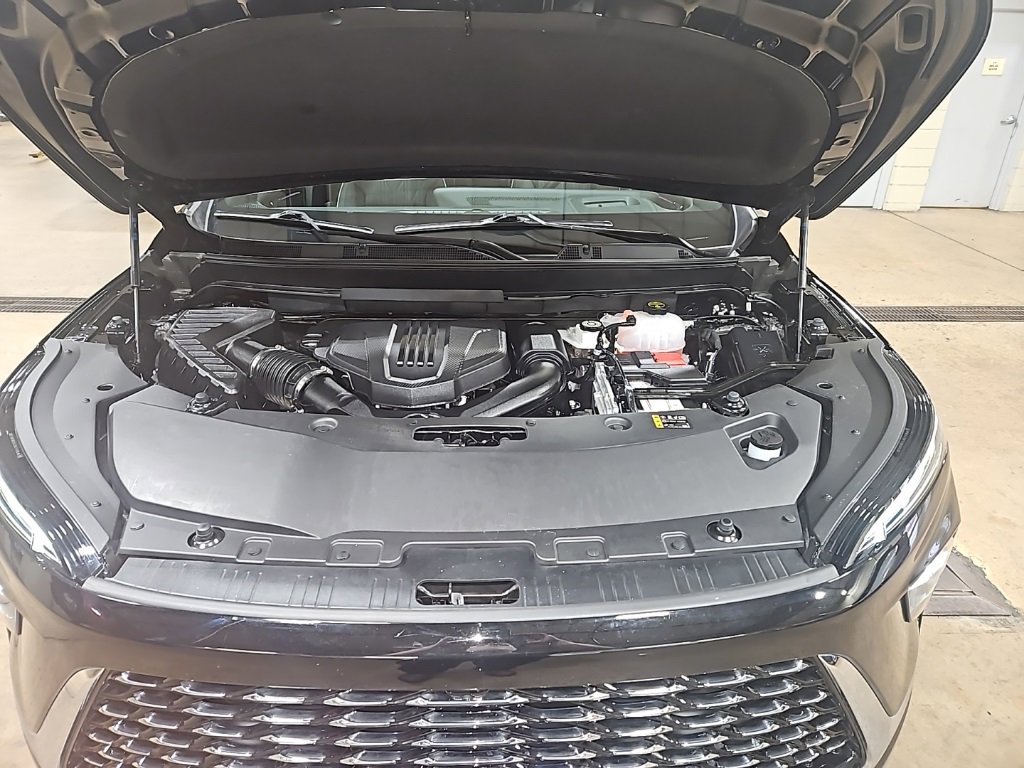 Certified 2025 Buick Enclave Avenir w/ Super Cruise Package image 2