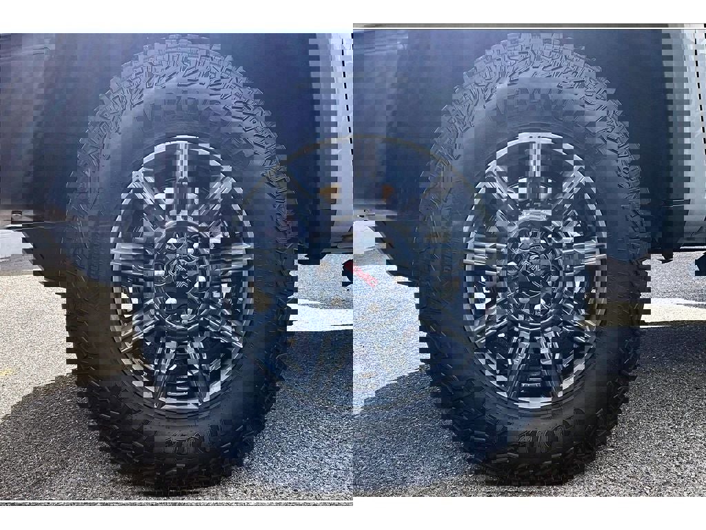 Used 2024 GMC Sierra 1500 AT4X image 9