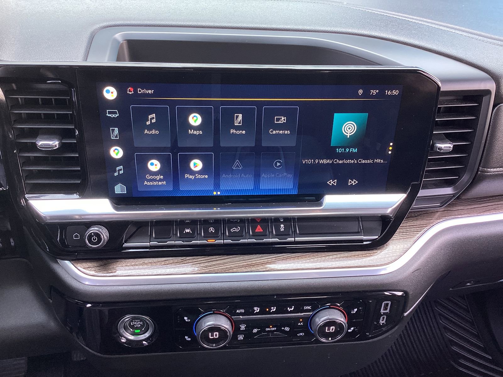 Used 2022 Chevrolet Silverado 1500 LT image 13