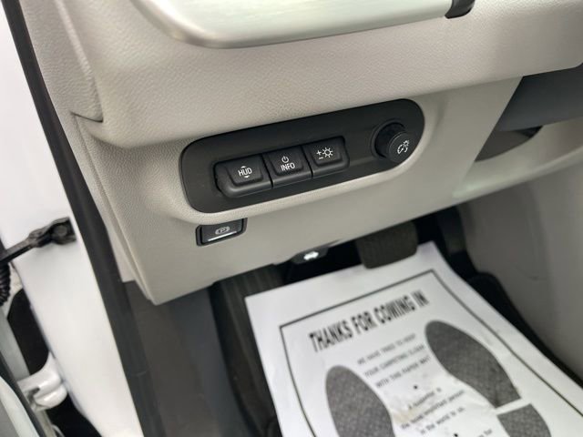 Used 2023 GMC Terrain SLT w/ Tech Package image 21