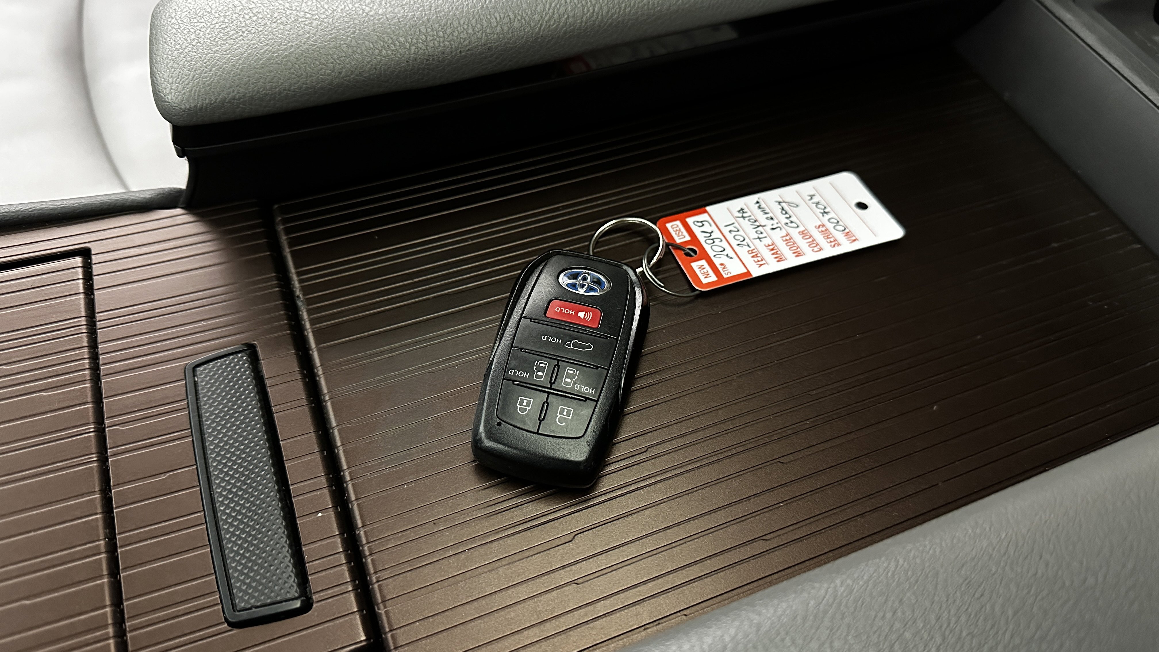 Used 2021 Toyota Sienna XLE image 23