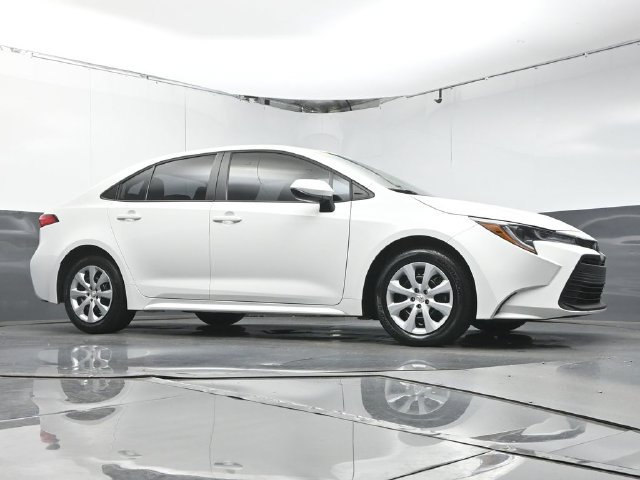 Used 2024 Toyota Corolla LE FWD image 30