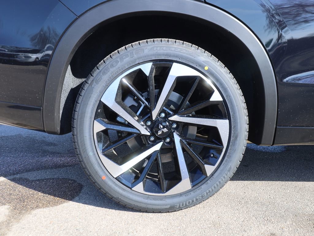 New 2025 Mitsubishi Outlander SEL image 13