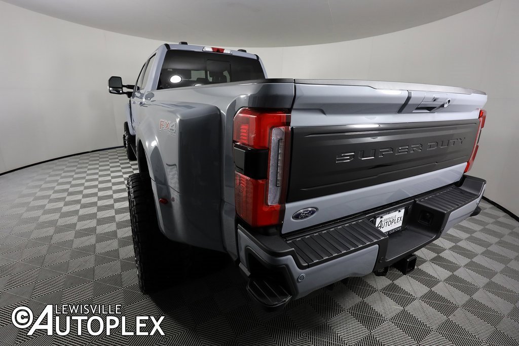 Used 2025 Ford F450 Platinum w/ FX4 Off-Road Package image 8