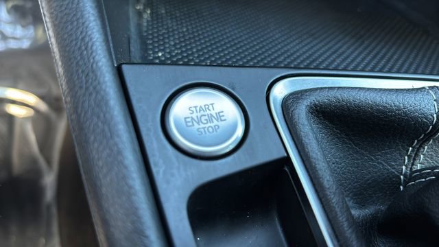 Used 2023 Volkswagen Jetta SE image 28