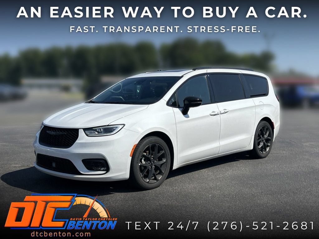 Used 2025 Chrysler Pacifica Limited FWD image 7