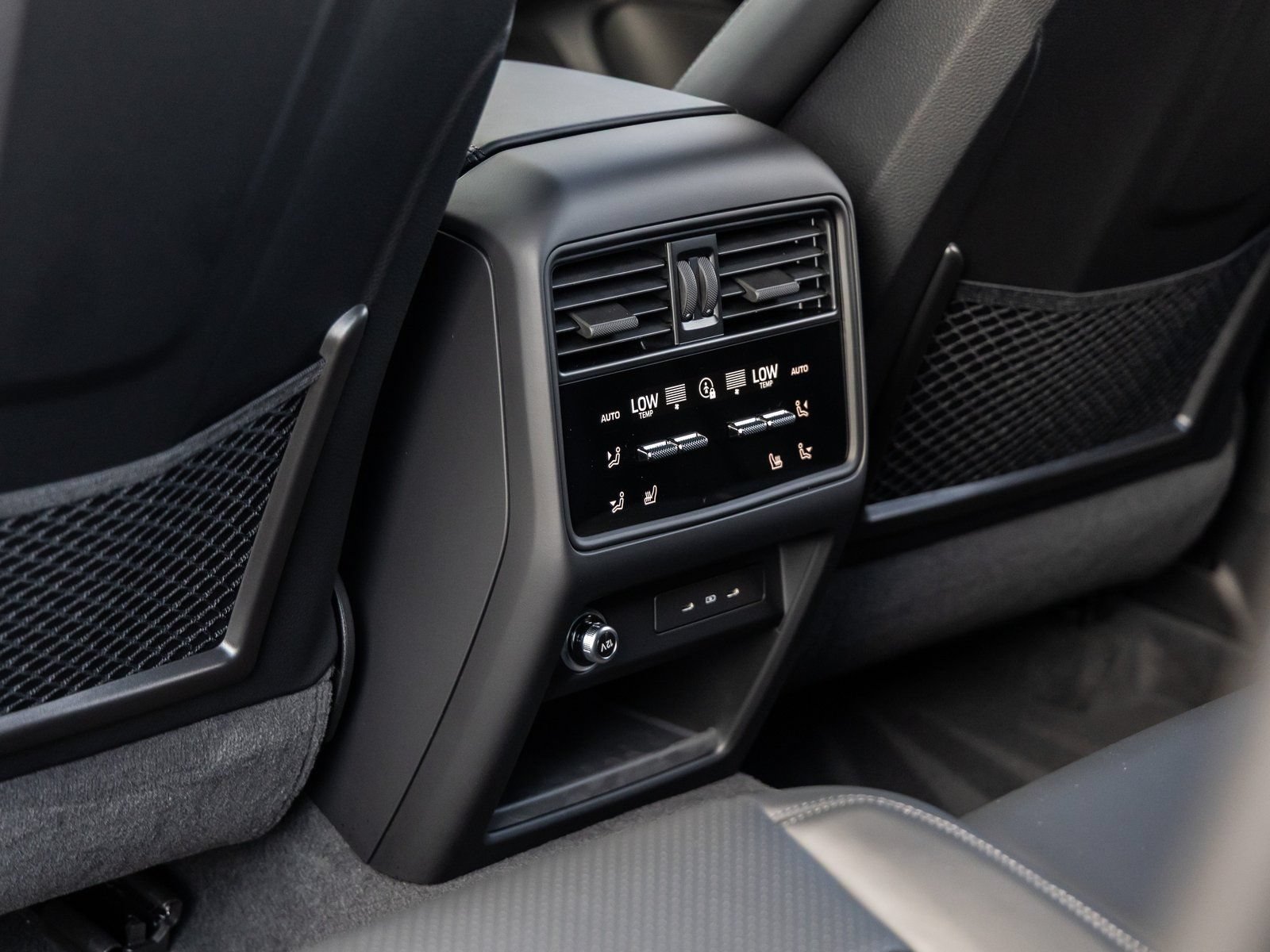 Certified 2025 Porsche Cayenne S AWD/4WD image 38