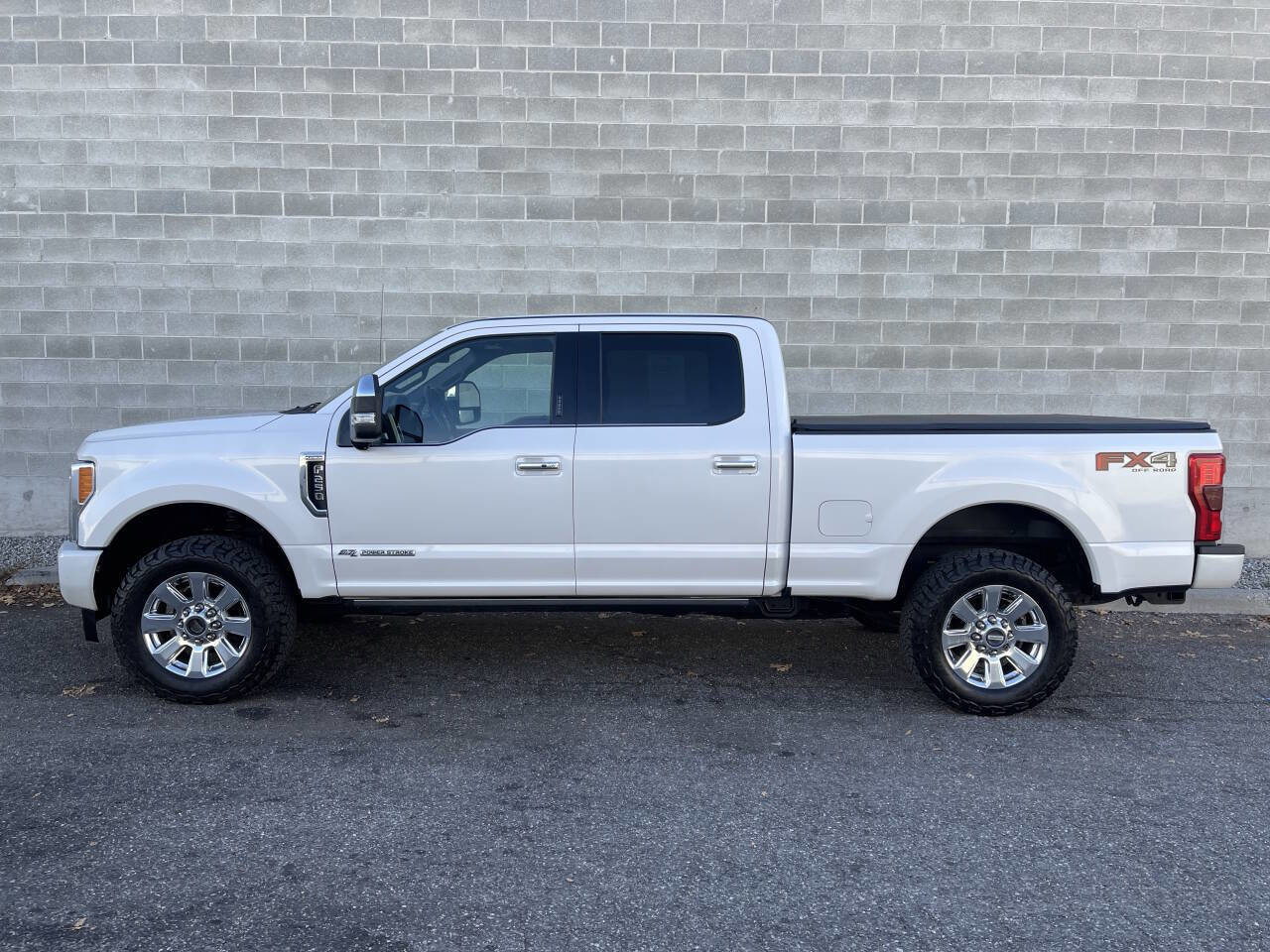 Used 2018 Ford F250 Platinum w/ Platinum Ultimate Package image 9