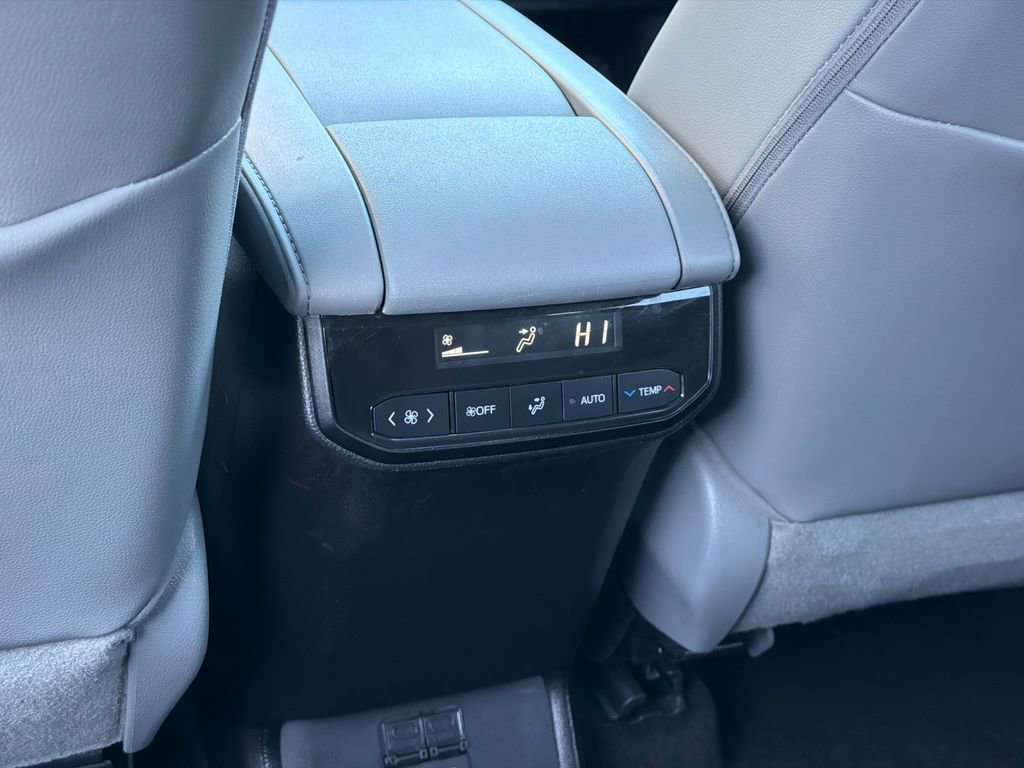 Used 2023 Toyota Highlander XLE image 20