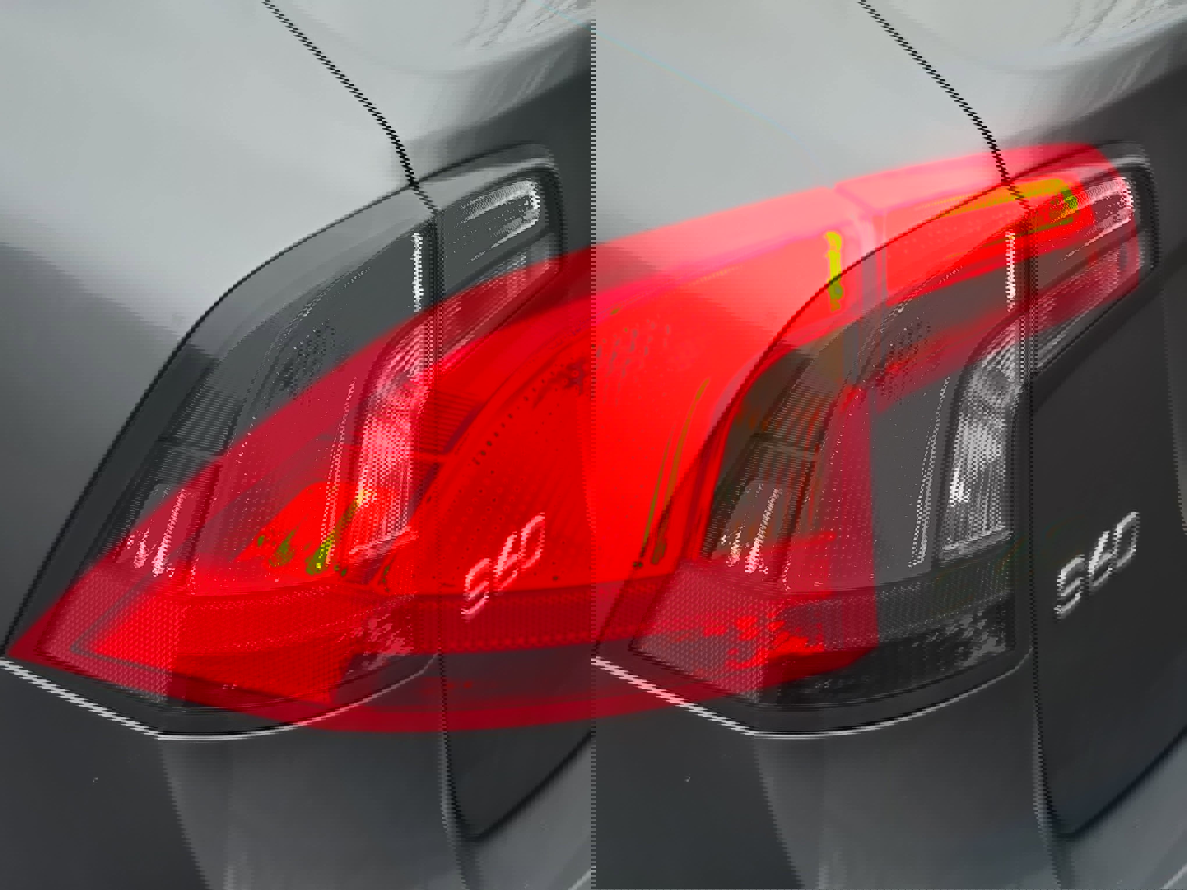 Used 2018 Volvo S60 T5 Dynamic w/ Vision Package image 32