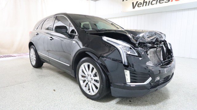 Used 2017 Cadillac XT5 Platinum w/ Driver Assist Package image 5