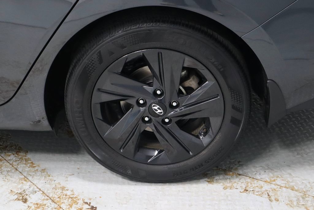 Used 2022 Hyundai Elantra SEL FWD image 18