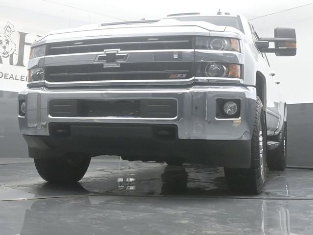 Used 2018 Chevrolet Silverado 3500 LT w/ LT Convenience Package image 4