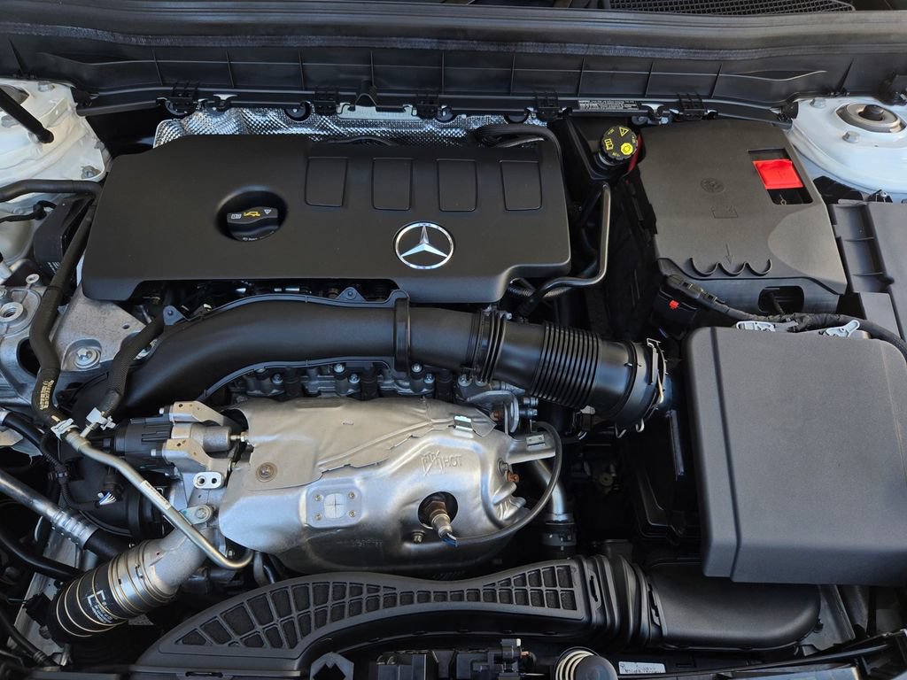 Used 2022 Mercedes-Benz GLB 250 image 34
