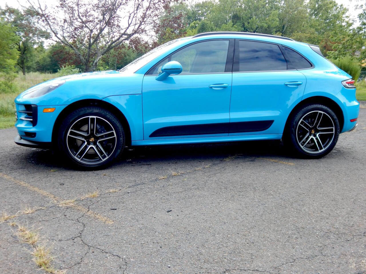 Used 2021 Porsche Macan AWD/4WD image 2