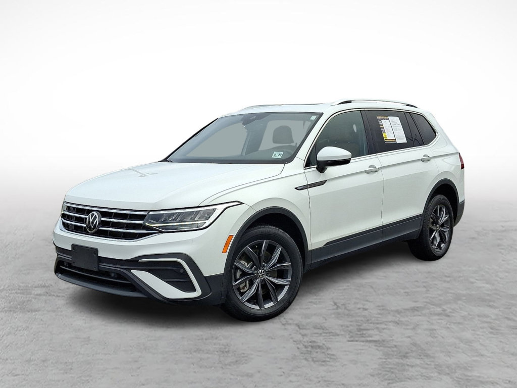 Used 2022 Volkswagen Tiguan SE w/ Panoramic Sunroof Package
