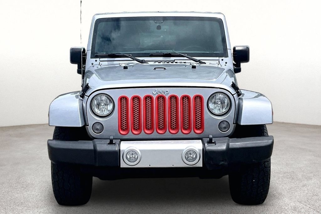 Used 2015 Jeep Wrangler Unlimited Sahara w/ Connectivity Group AWD/4WD image 4