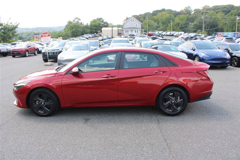 Used 2021 Hyundai Elantra SEL w/ Cargo Package FWD image 3