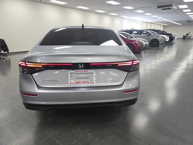 Used 2025 Honda Accord SE image 4