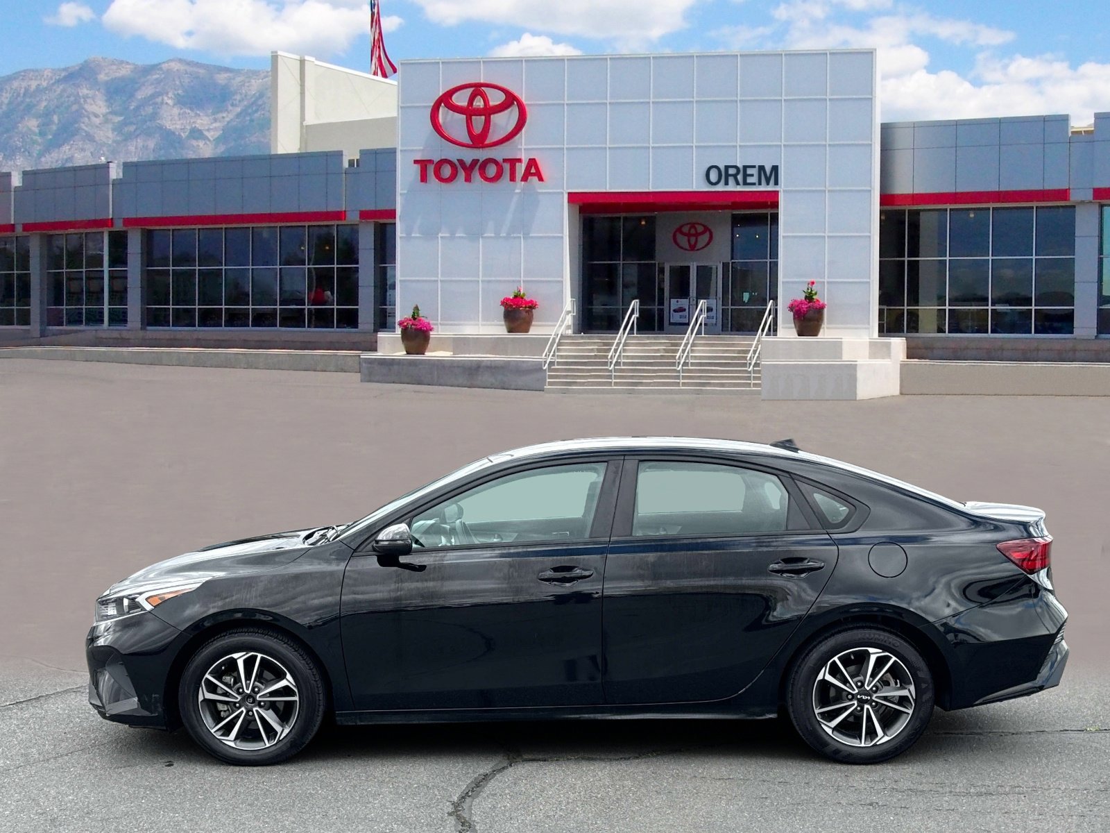 Used 2023 Kia Forte LXS w/ LXS Technology Package FWD image 3