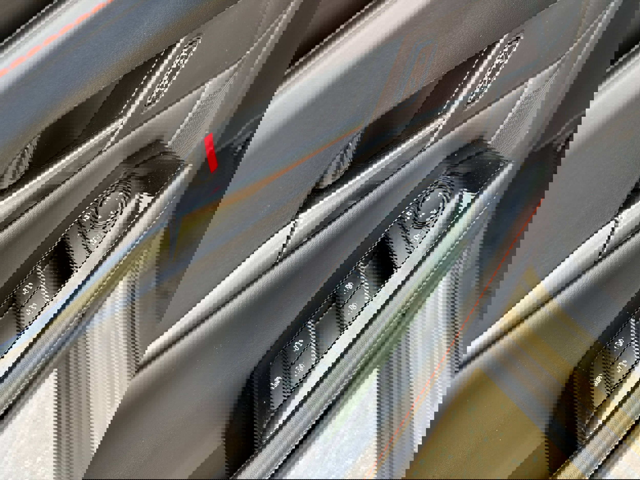 Used 2024 MAZDA CX-30 Carbon image 25