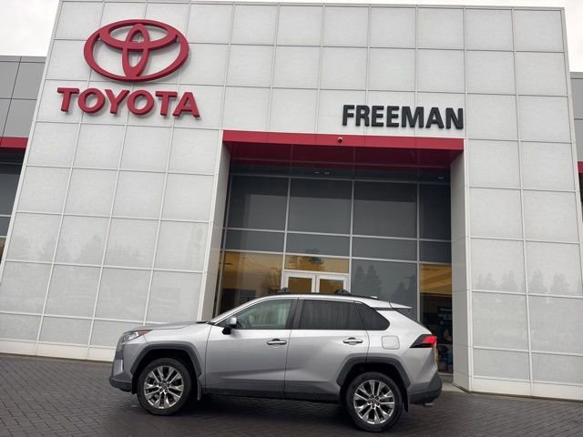 Used 2020 Toyota RAV4 XLE Premium image 1