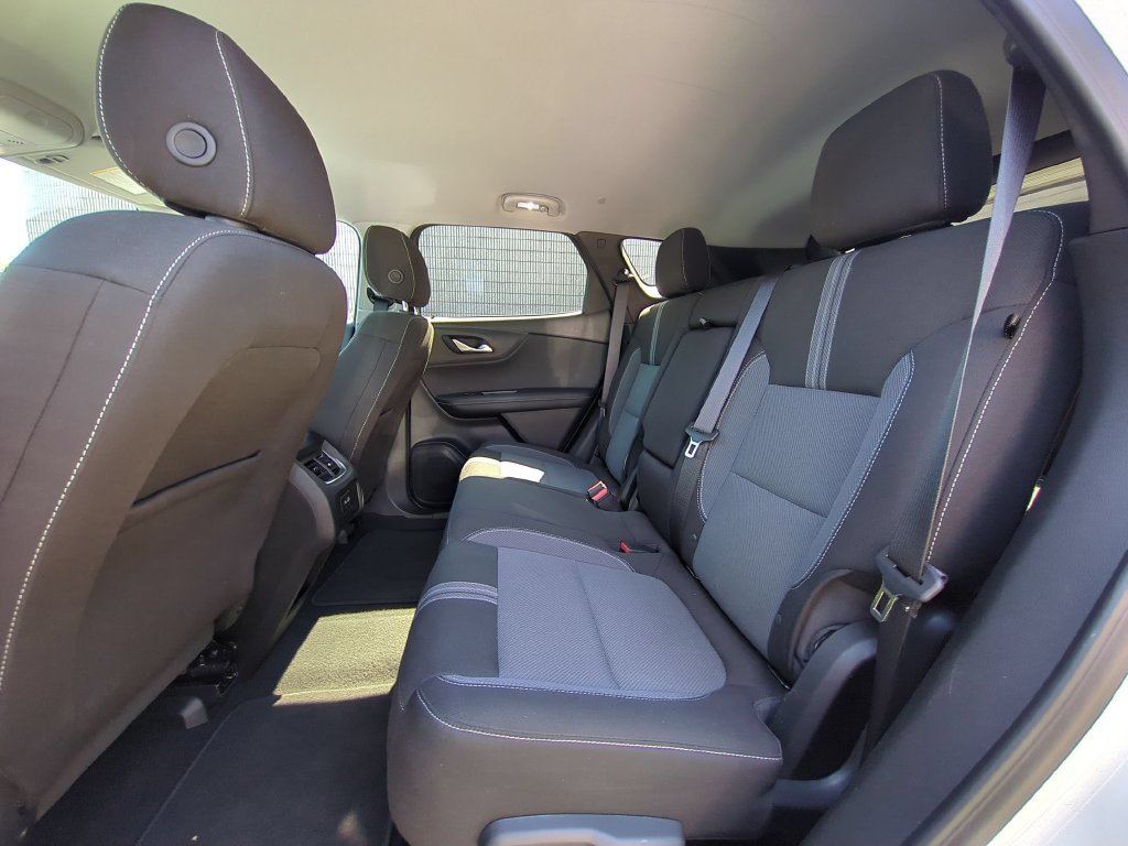 Used 2025 Chevrolet Blazer LT FWD image 28