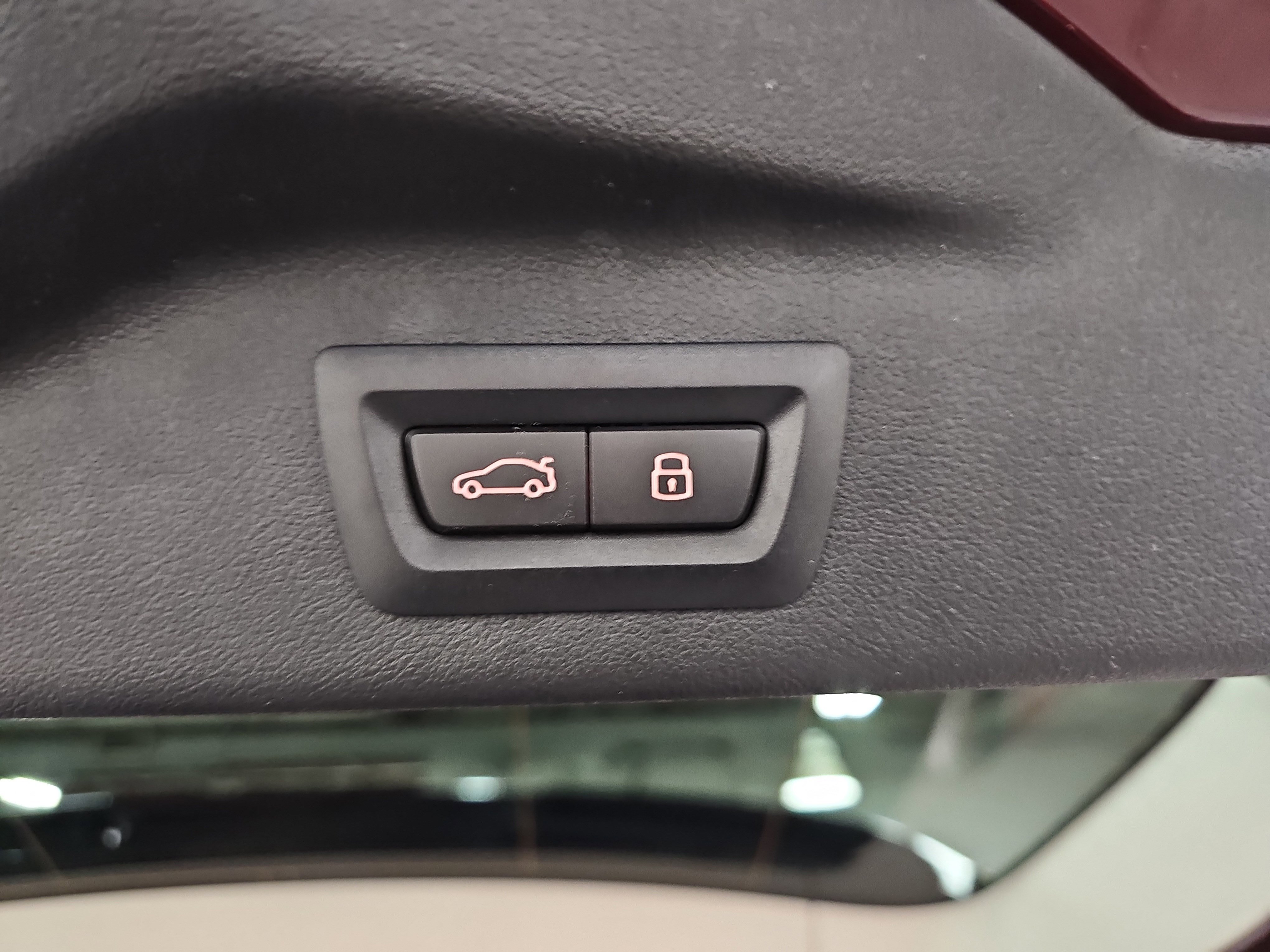 Certified 2025 BMW X7 xDrive40i image 16