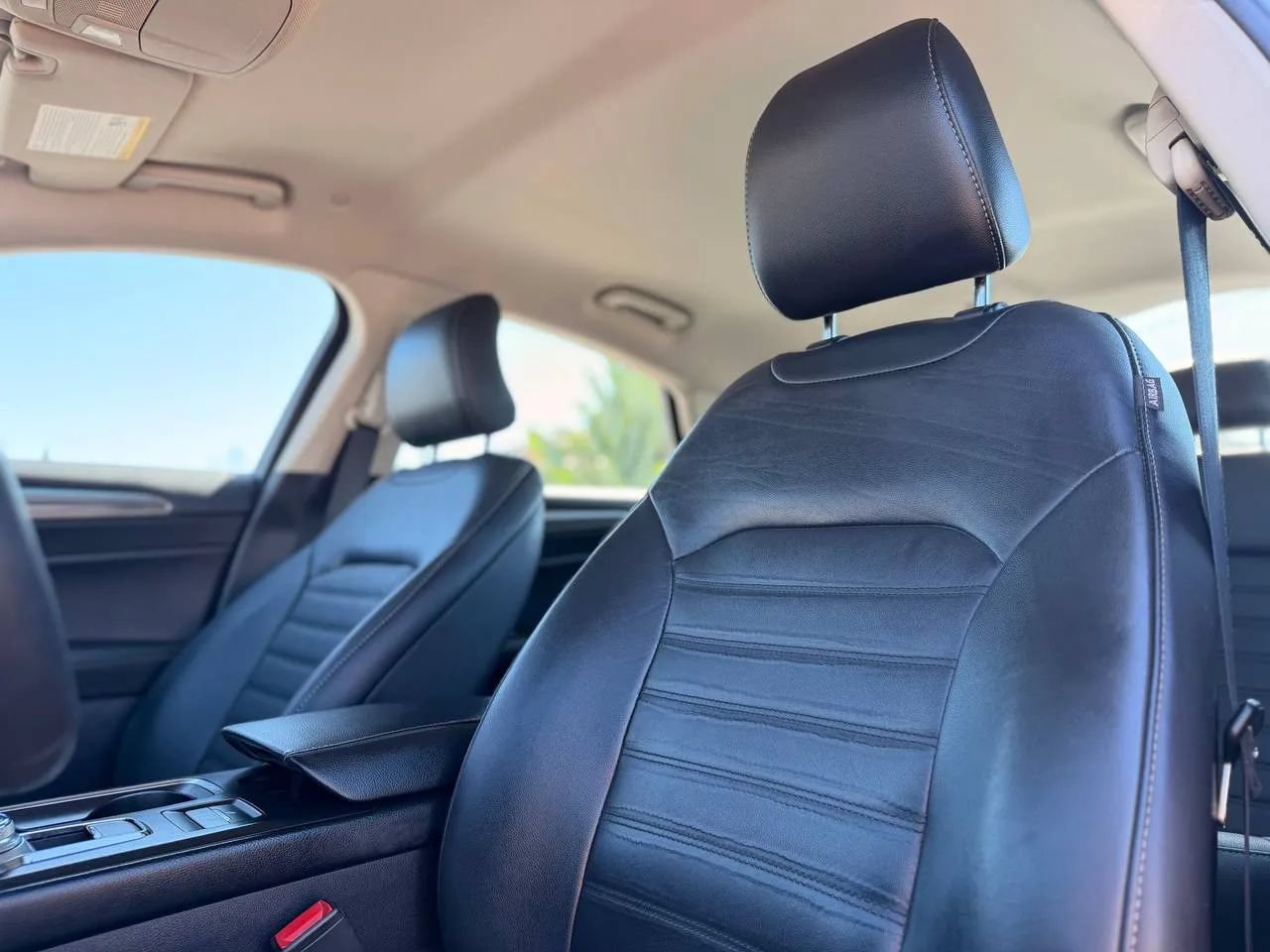 Used 2017 Ford Fusion SE w/ Equipment Group 602A FWD image 26