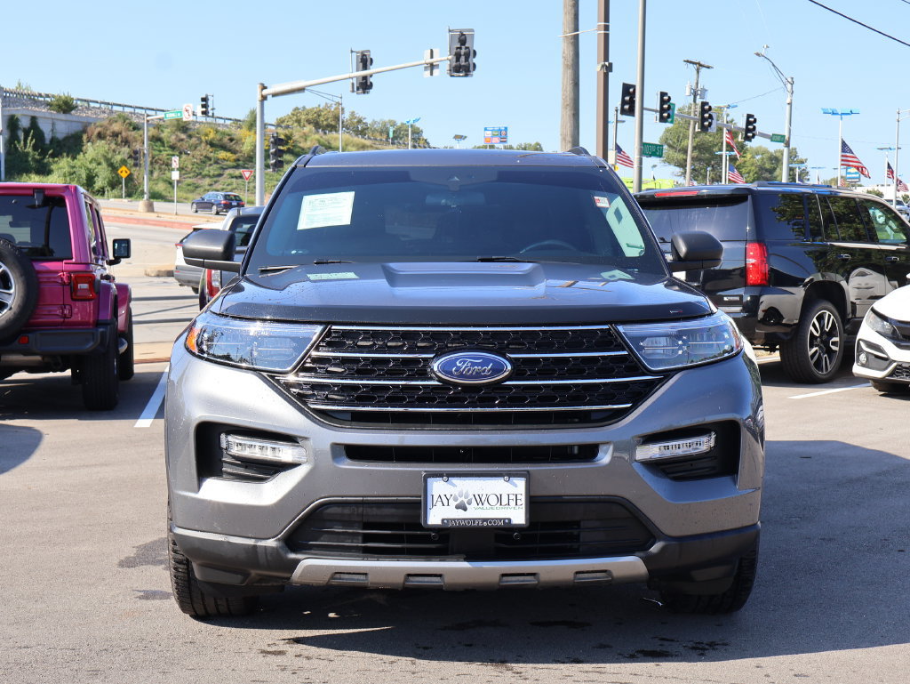 Used 2021 Ford Explorer XLT w/ Equipment Group 202A AWD/4WD image 2