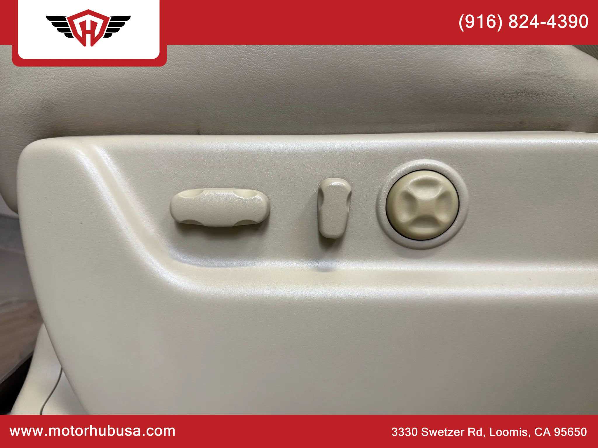 Used 2011 GMC Yukon Denali image 38